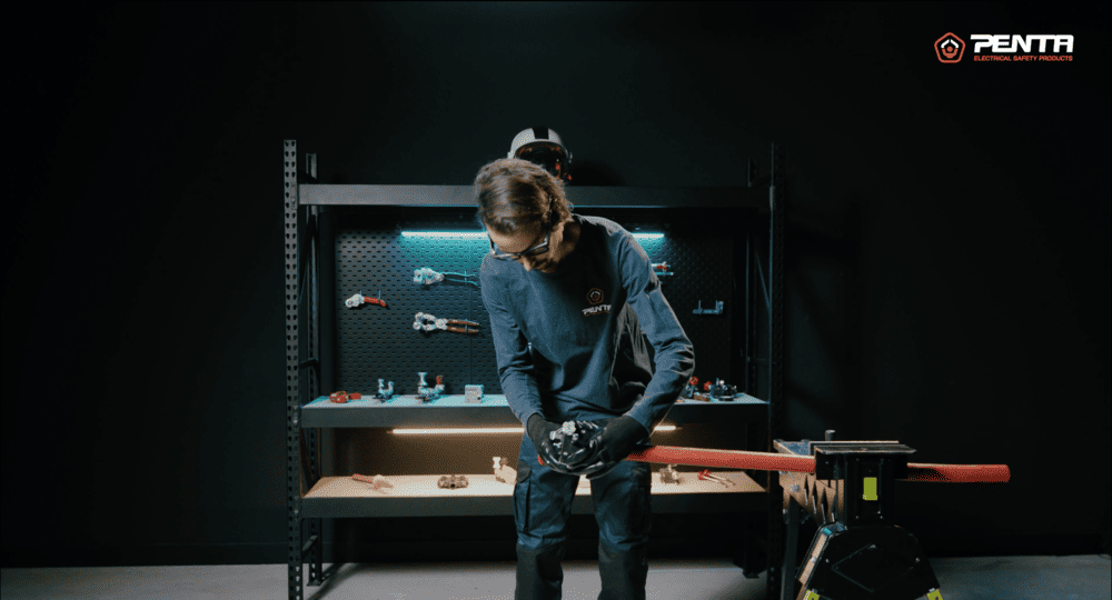 Photo illustrant la vidéo publicitaire réalisée par l'agence d'audiovisuelle au Mans AIR2D3, pour pour la marque Penta, qui présente son modèle MF2/45.
